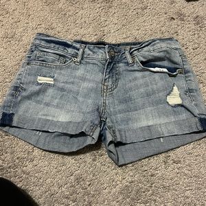 Light wash Aeropostale midi shorts